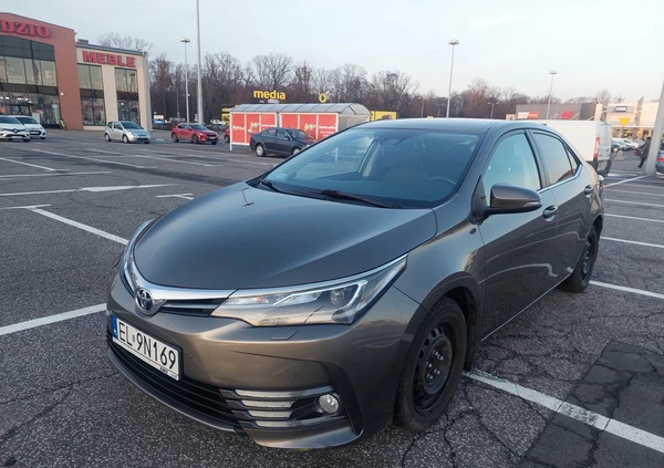 Toyota Corolla cena 69000 przebieg: 90000, rok produkcji 2017 z Łódź małe 121